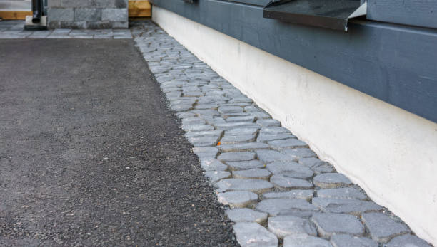 Best Professional Driveway Pavers  in Beechwood, MI